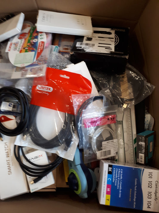 Amazon Retouren Mystery Multimedia und Büroartikel Mischbox über 100 Artikel