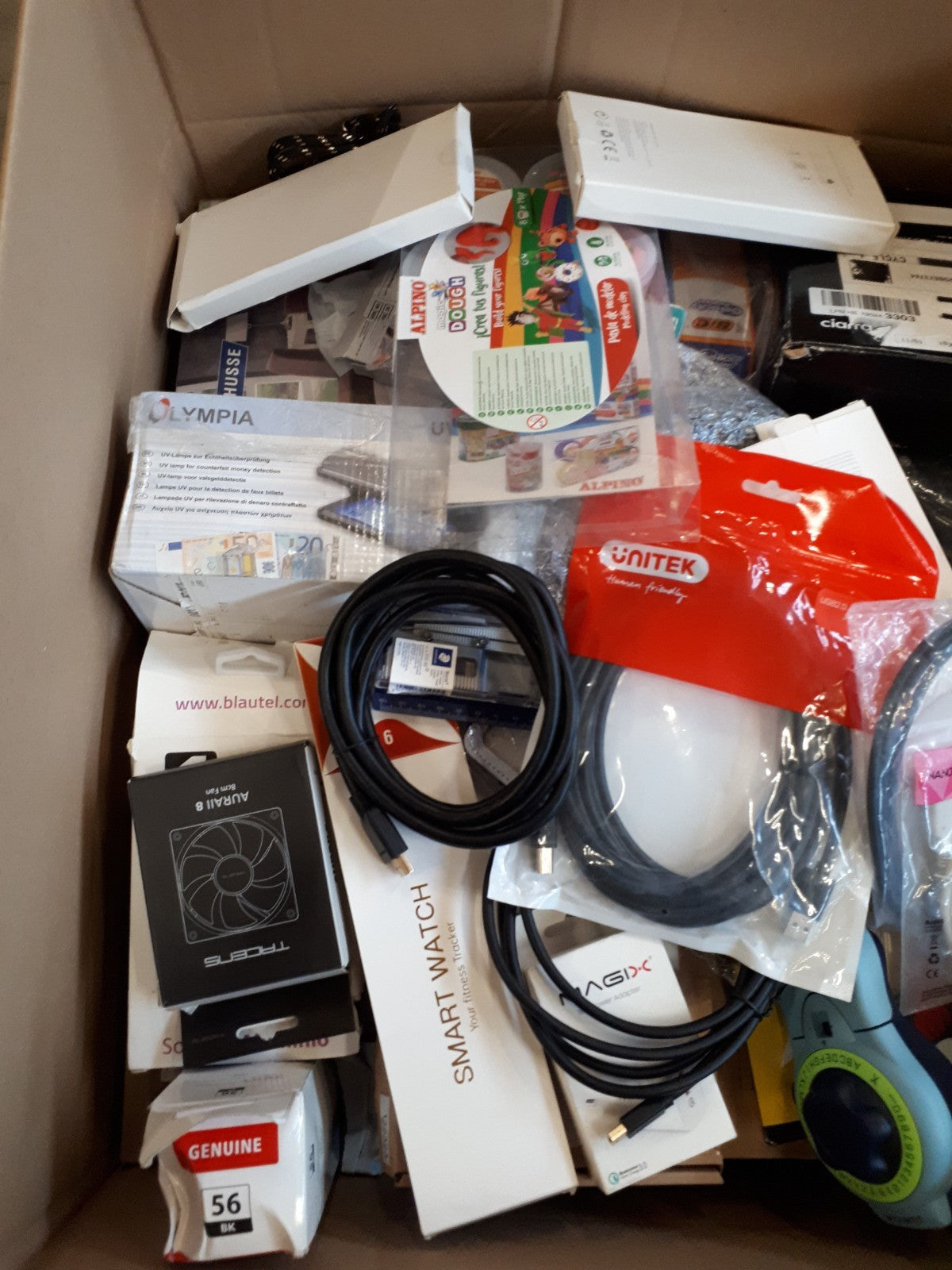 Amazon Retouren Mystery Multimedia und Büroartikel Mischbox über 100 Artikel