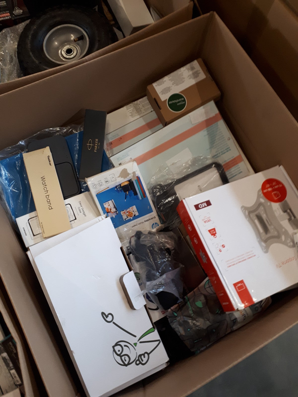 Amazon Retouren Mystery Multimedia und Büroartikel Mischbox über 100 Artikel