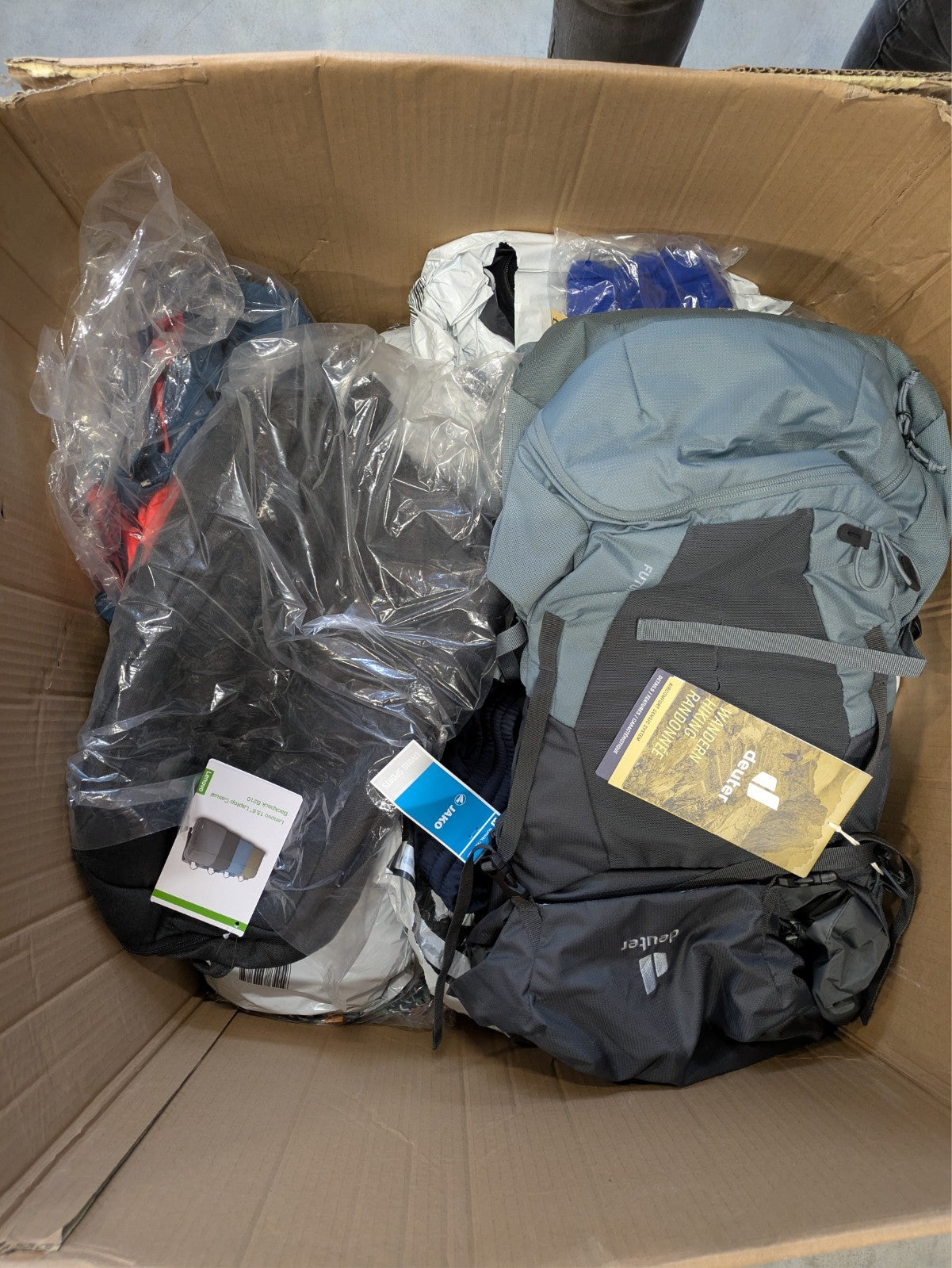 Amazon Retouren geprüft Sportbekleidung und Winterjacken mit Mängeln zum Nähen