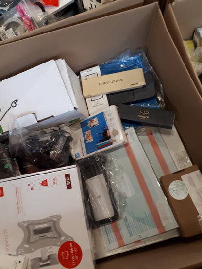 Amazon Retouren Mystery Multimedia und Büroartikel Mischbox über 100 Artikel